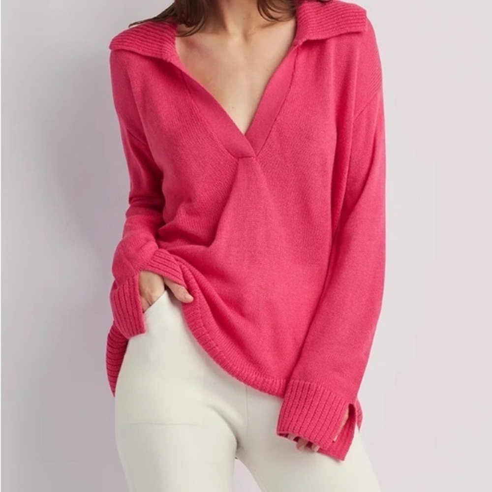 Women's Pink V-Neck polo Sweater size M